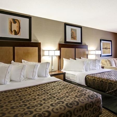 คานัลตา ลัค ลา บิช Hotel Lac La Biche ภายนอก รูปภาพ
