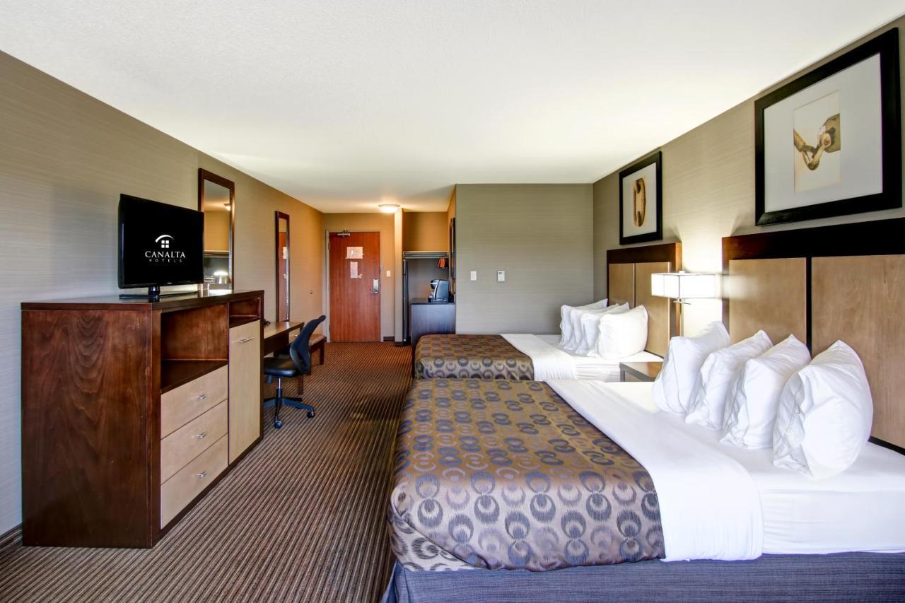คานัลตา ลัค ลา บิช Hotel Lac La Biche ภายนอก รูปภาพ