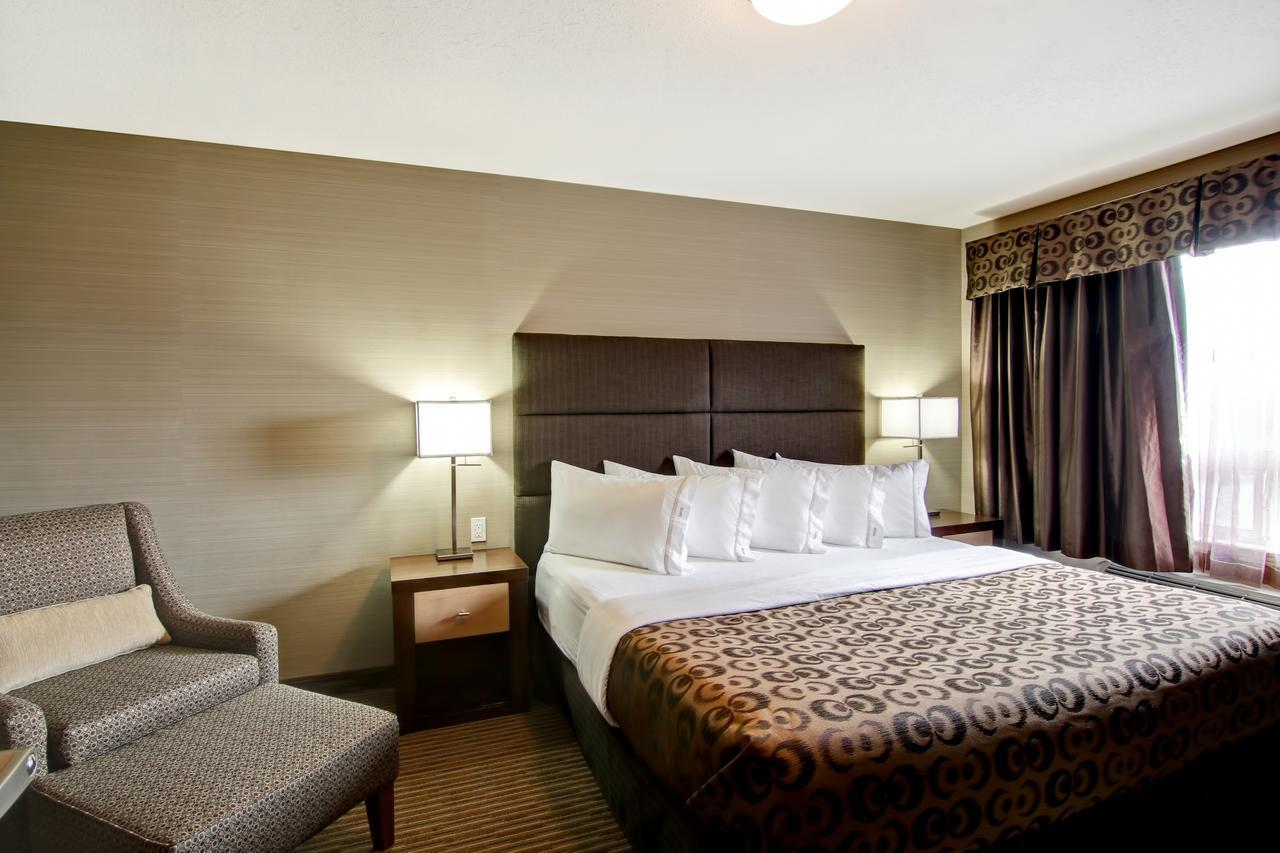 คานัลตา ลัค ลา บิช Hotel Lac La Biche ภายนอก รูปภาพ