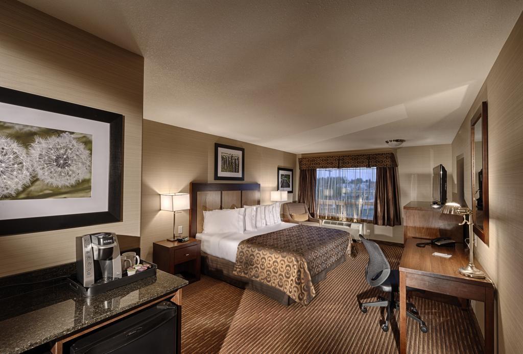 คานัลตา ลัค ลา บิช Hotel Lac La Biche ห้อง รูปภาพ